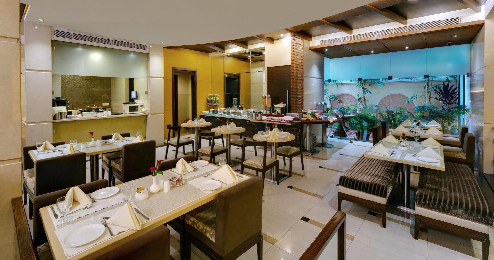 Grand Residency Hotel & Serviced Apartments Bombay Esterno foto
